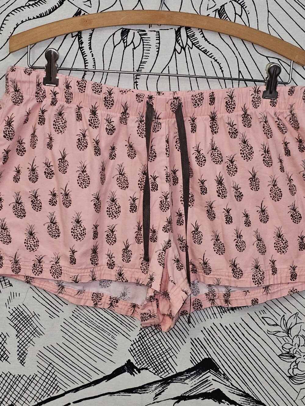 Life Is Good Large Pink Pineapple Print Sleep Lounge Shorts